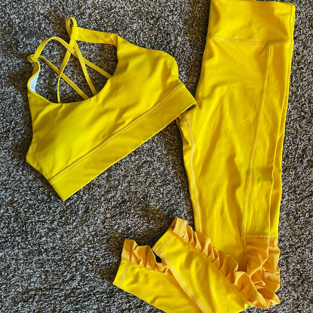 Zyia Daffodil leggings with matching bra